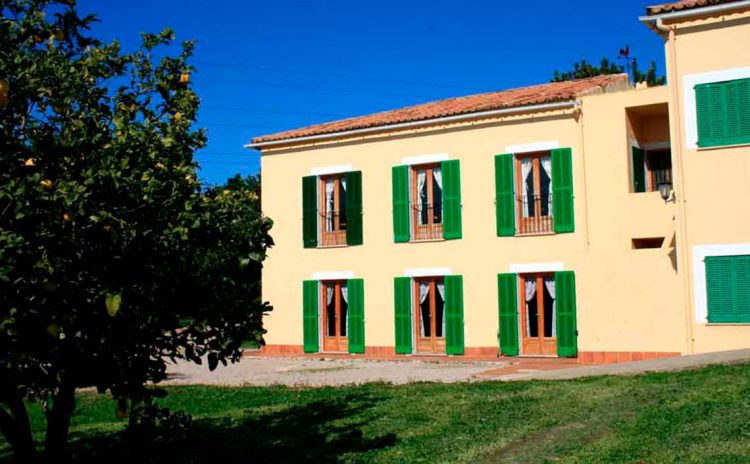 CASA DE COLONIAS BINICANELLA