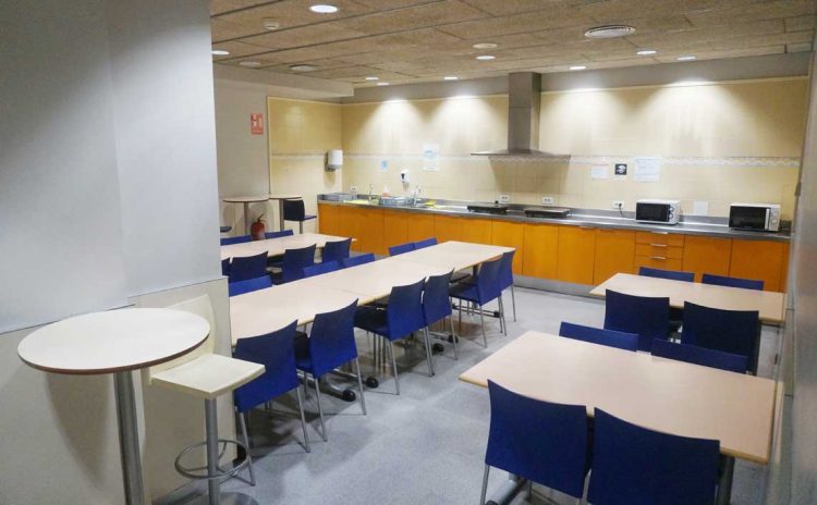 PERE TARRÉS YOUTH HOSTEL - Imagen 15
